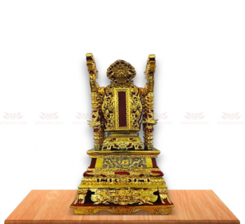 Vì sao nhiều gia đình không dùng ngai, khám, giá gương trên bàn thờ?